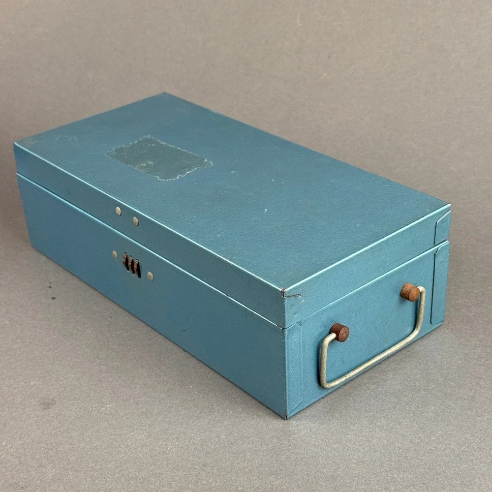 Unbranded vintage metal